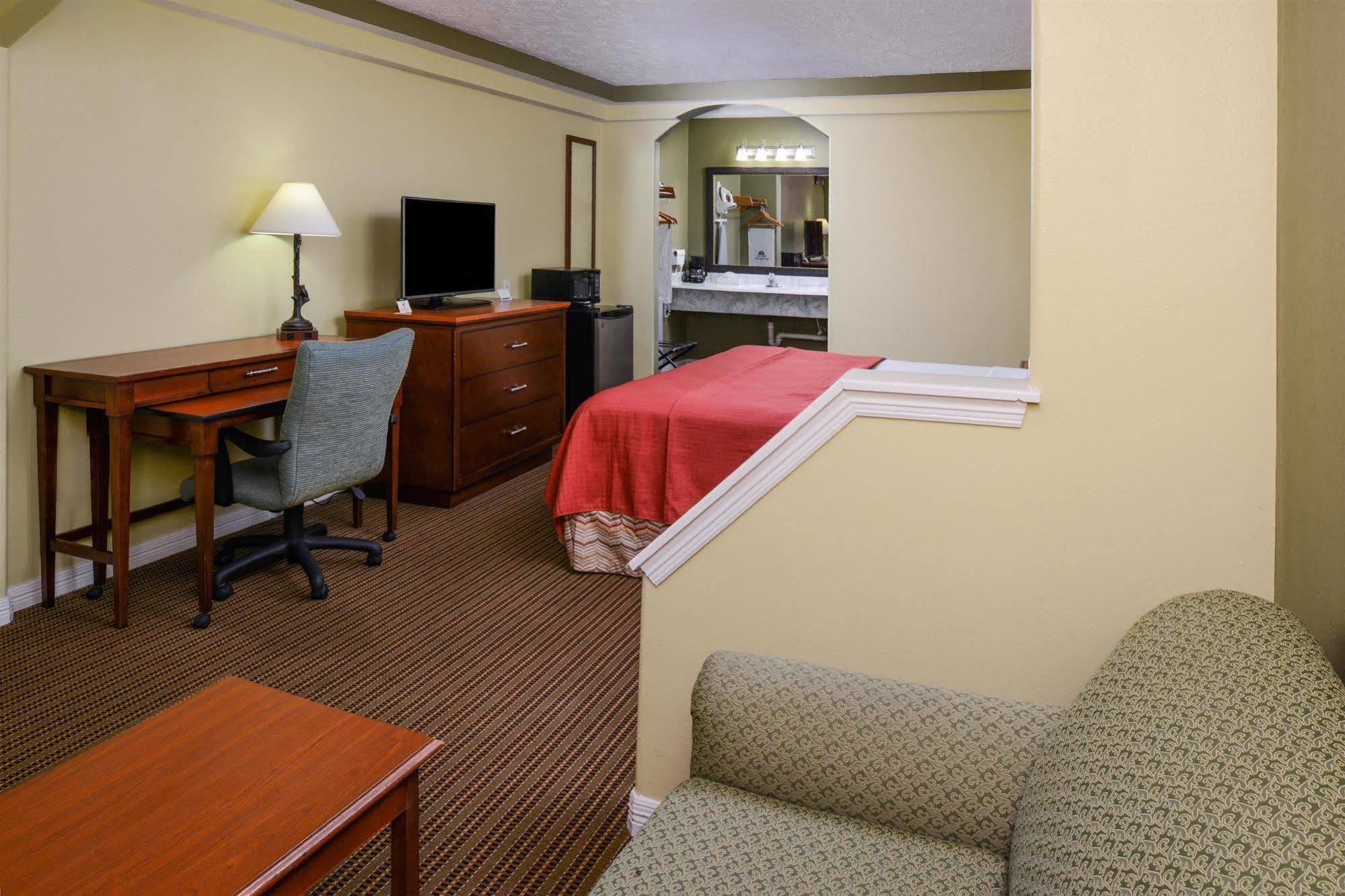 Americas Best Value Inn & Suites Waller/Prairie View Kültér fotó
