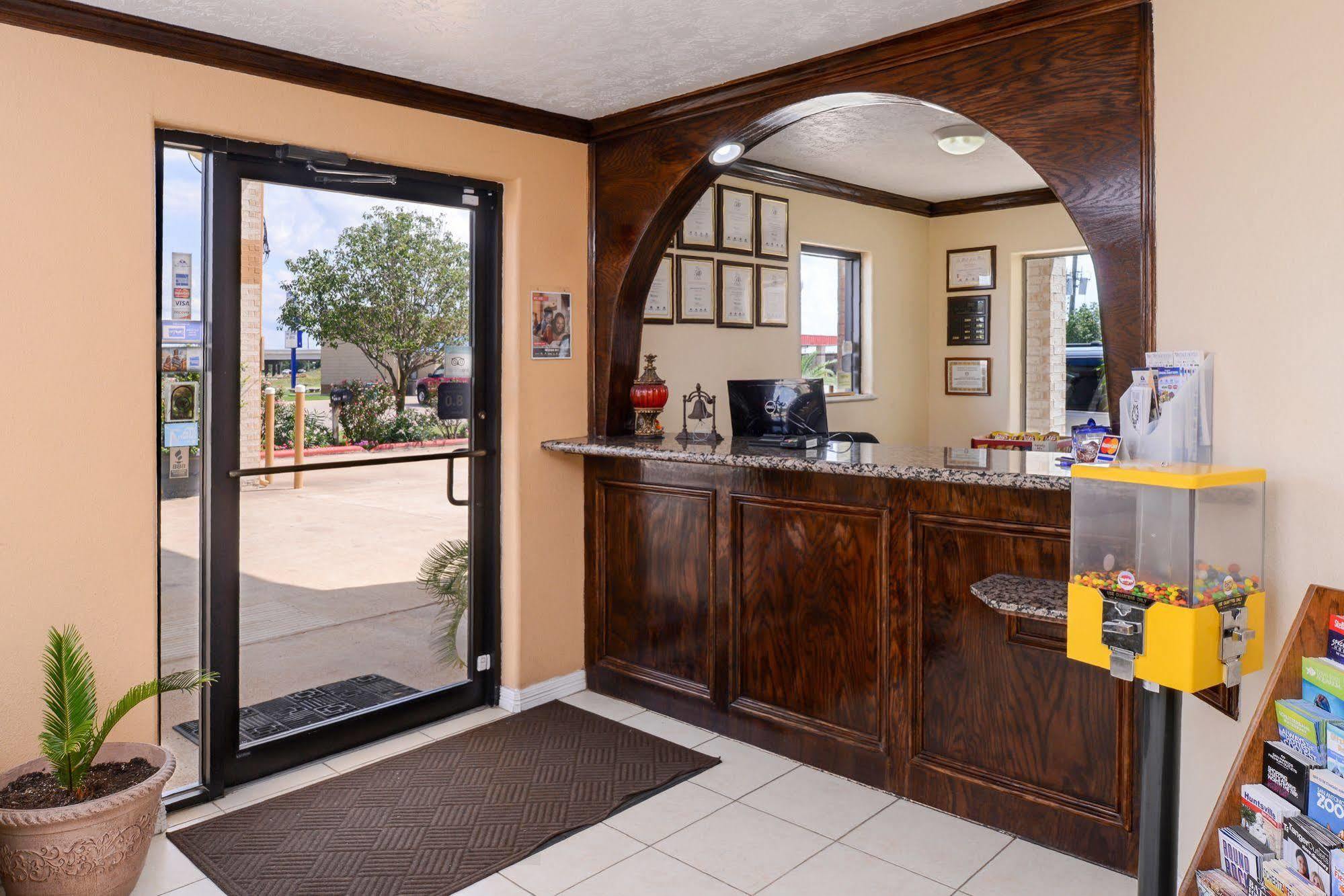 Americas Best Value Inn & Suites Waller/Prairie View Kültér fotó